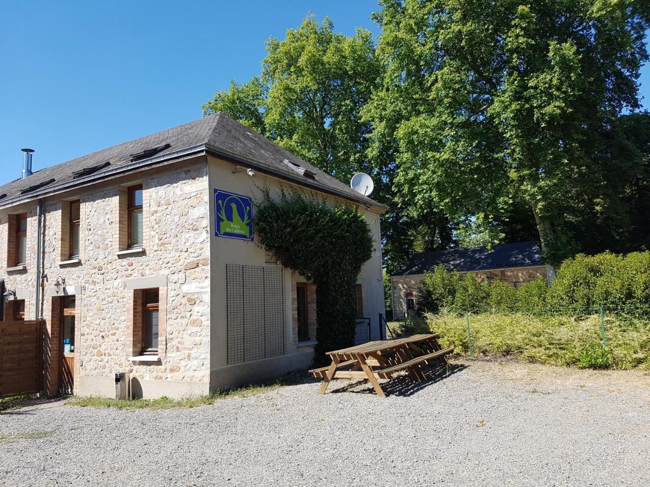 Logis Relais Des Cailleres Otel Saint Pavace Dış mekan fotoğraf